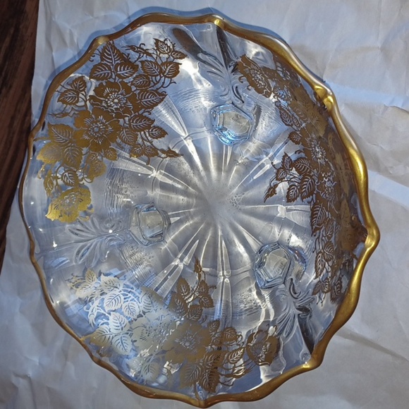 Clear with gold floral footed Glass Bowl, 7" dia x 2.5" tall - Picture 2 of 4
